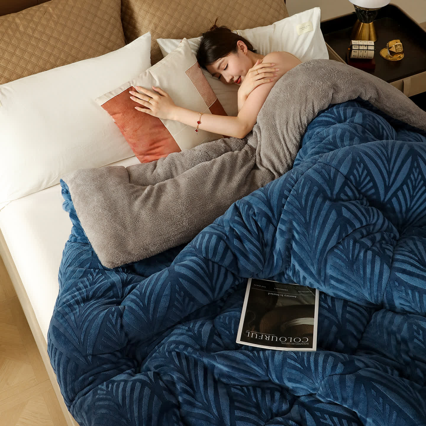 Luxuriöse Überwurfdecke aus geprägtem Fleece - image 6