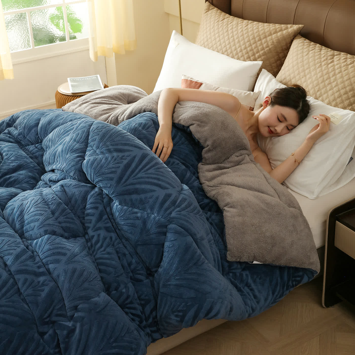 Luxuriöse Überwurfdecke aus geprägtem Fleece - image 4