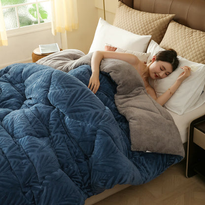 Luxuriöse Überwurfdecke aus geprägtem Fleece - image 4