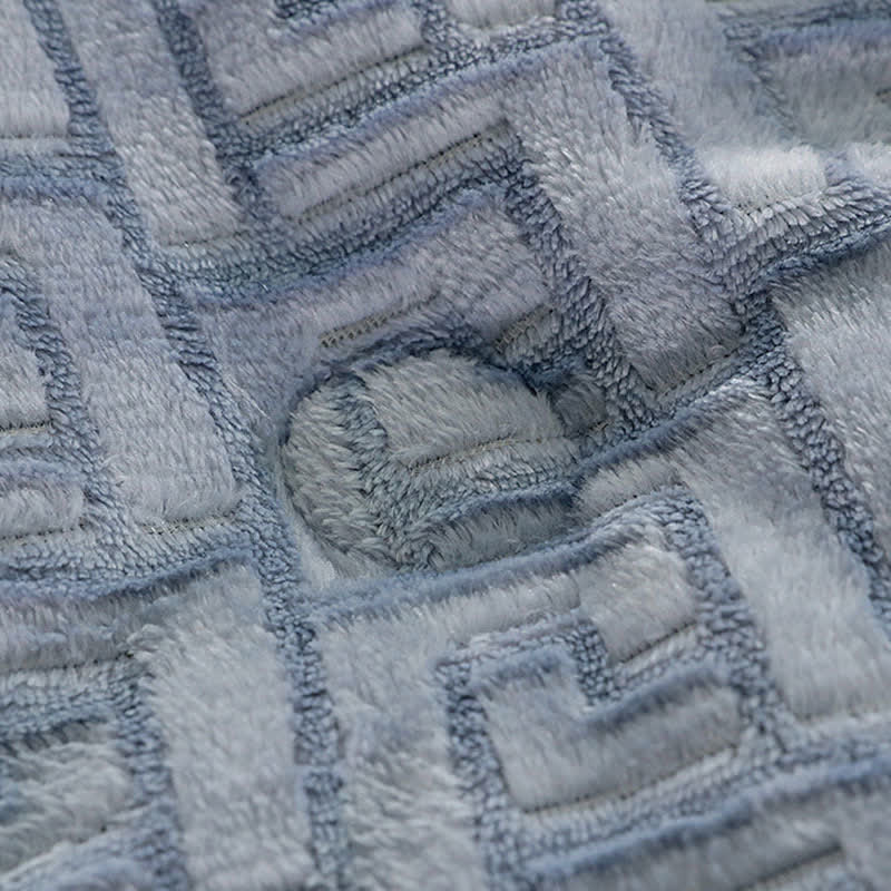 Sherpa-Überwurfdecke mit geometrischer Prägung - image 10