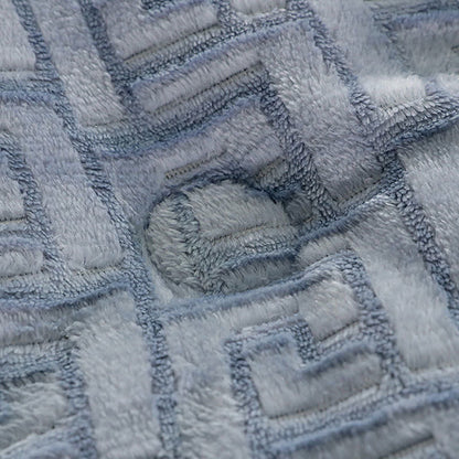 Sherpa-Überwurfdecke mit geometrischer Prägung - image 10