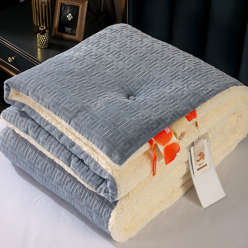 Sherpa-Überwurfdecke mit geometrischer Prägung - image 8