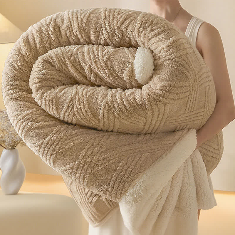 Warme Überwurfdecke mit gestreifter Rautenstruktur - Khaki - 2 Kissenbezüge - 48cm x 74cm - image 1