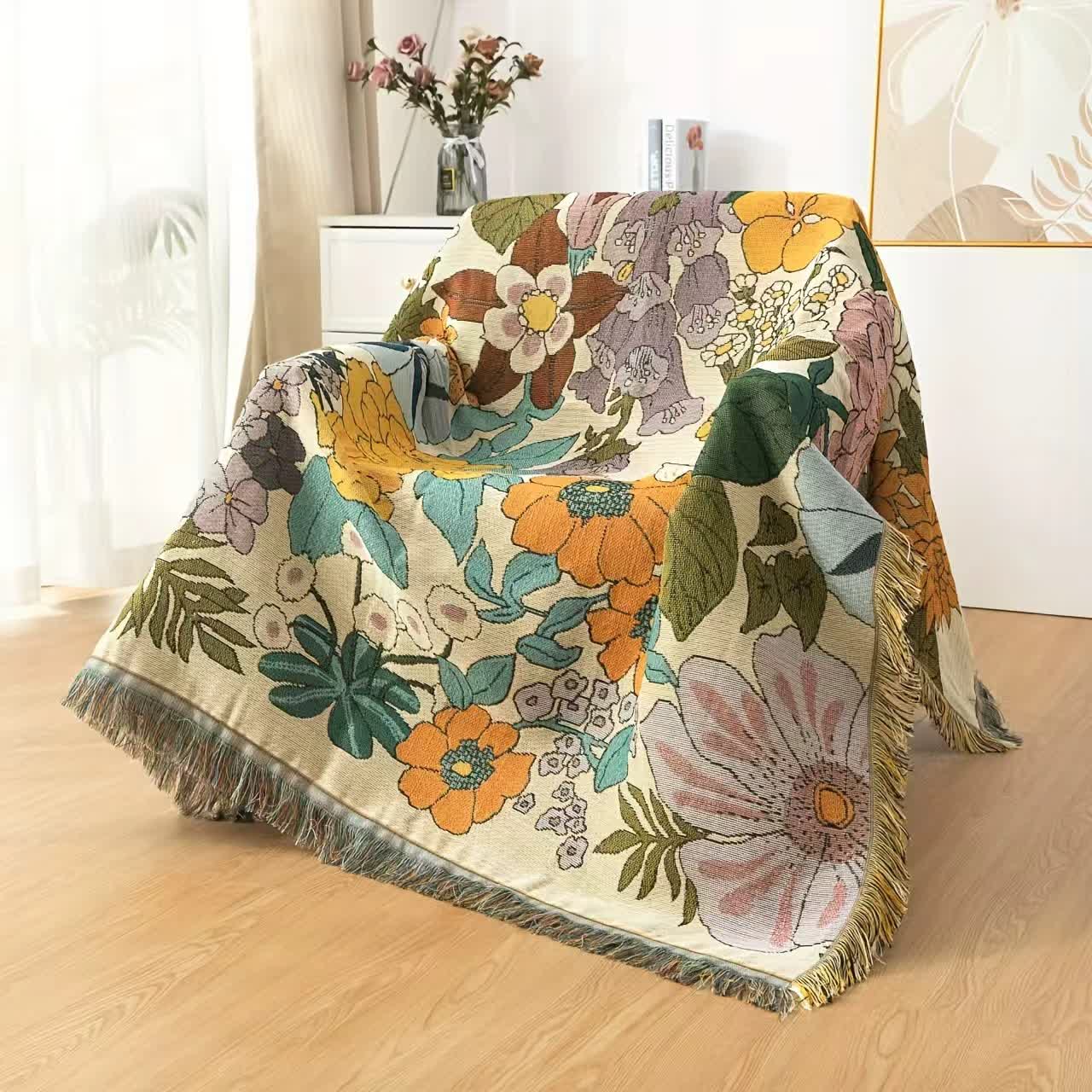 Sofadecke mit üppigen Blumen - image 1