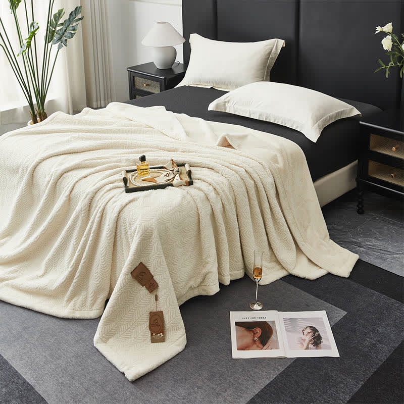 Von Blättern inspirierte, strukturierte, warme Überwurfdecke - Beige - 200cm x 230cm - image 10