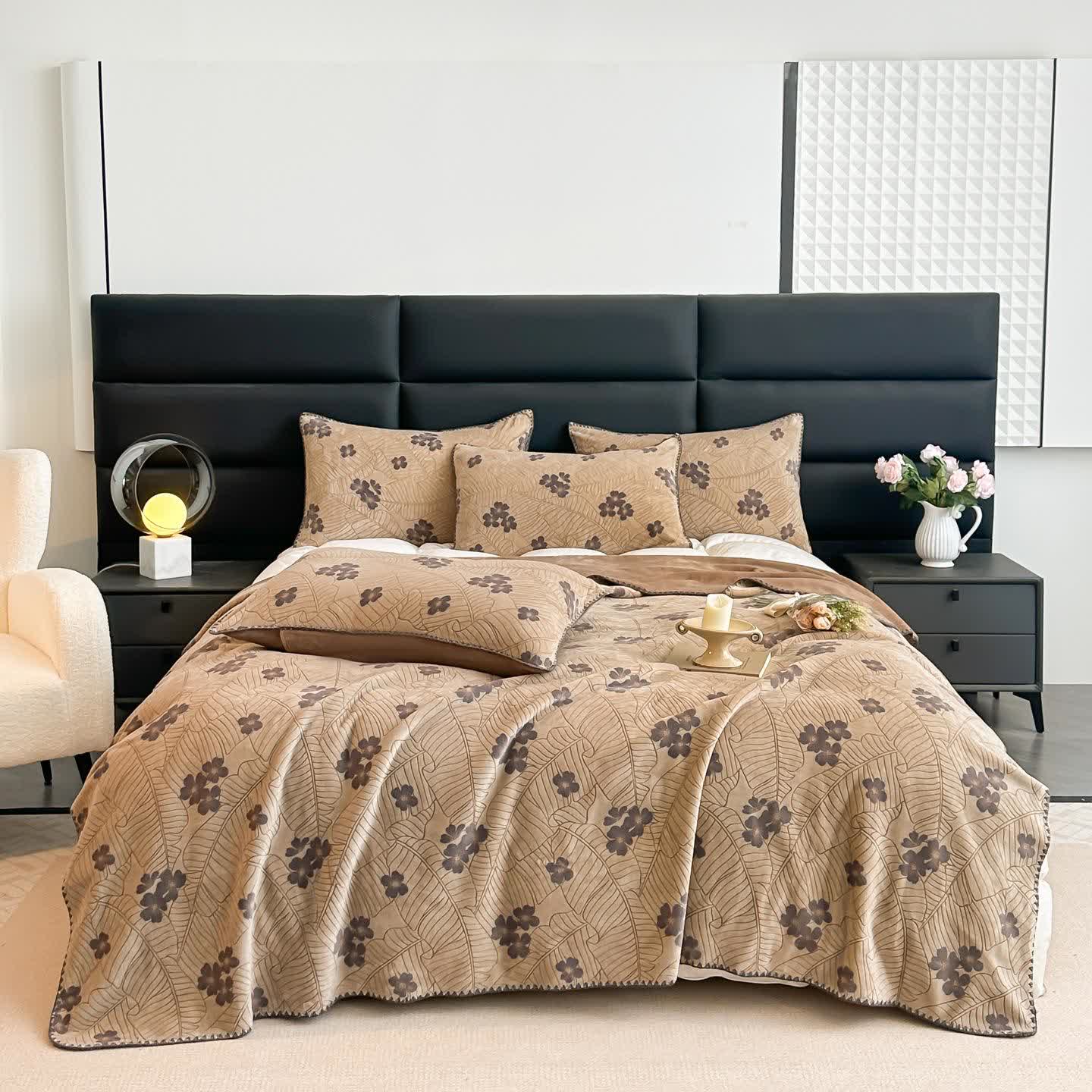 Jacquard-Überwurfdecke mit Blatt- und Blumenmuster - 2 Stück Kissenbezüge - Braun - 48cm x 74cm - image 1