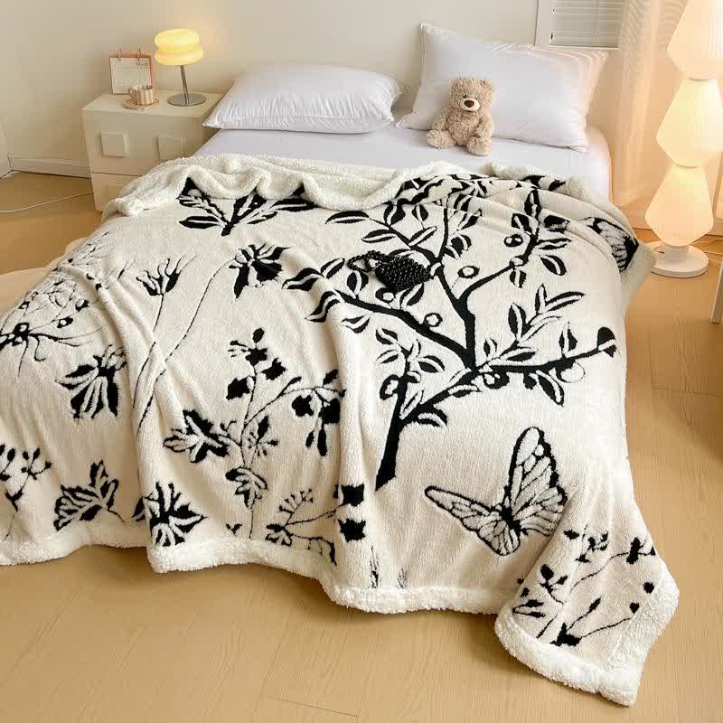 Jacquard-Überwurfdecke mit Baum- und Schmetterlingsmotiv - image 2