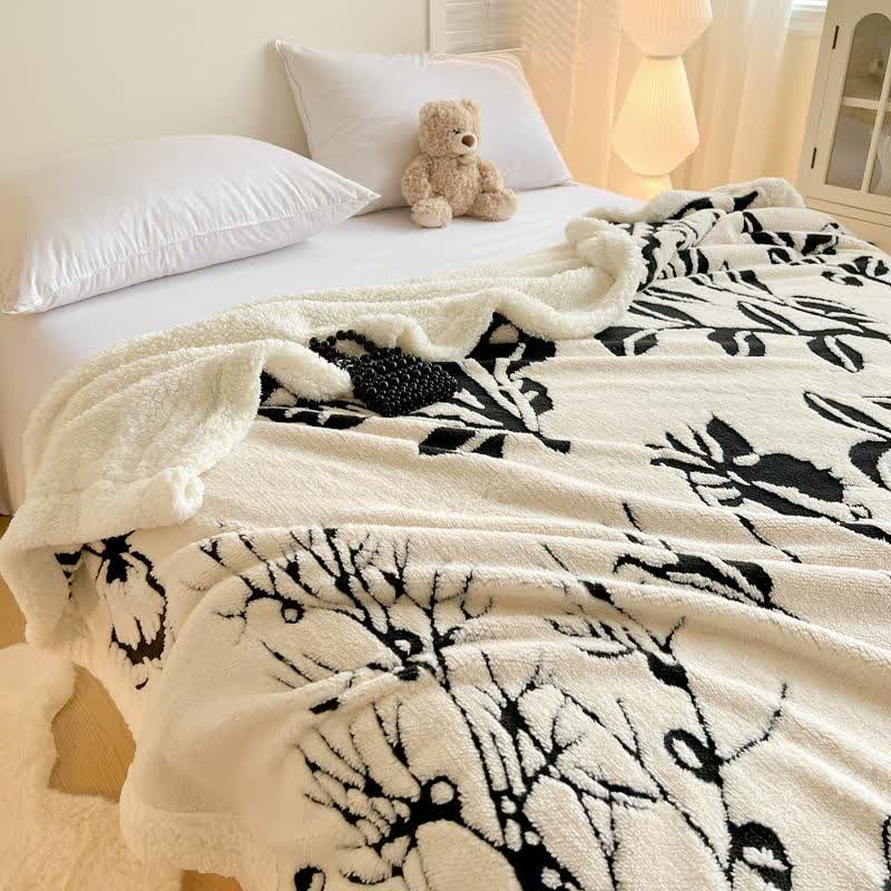 Jacquard-Überwurfdecke mit Baum- und Schmetterlingsmotiv - image 5
