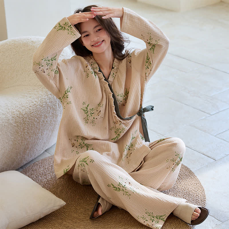 Loungewear-Set mit Kimono und botanischem Blattmuster - image 1