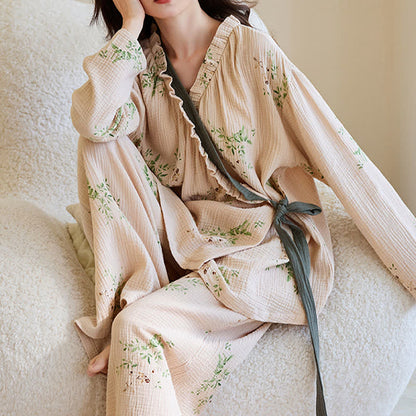 Loungewear-Set mit Kimono und botanischem Blattmuster - image 3