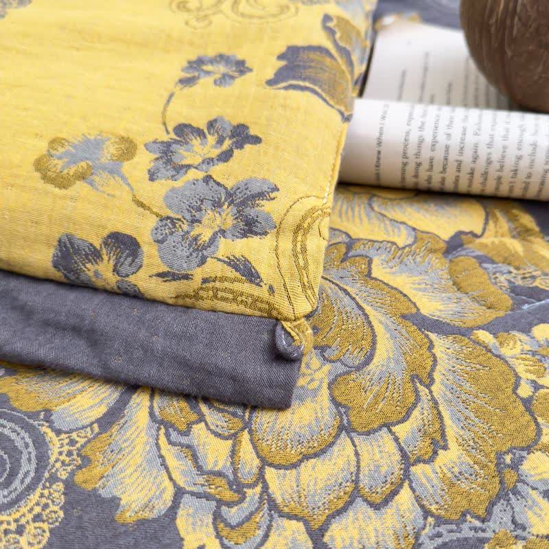 Luxuriöse Jacquard-Steppdecke aus Baumwollgaze mit Pfingstrosenmotiv - image 2