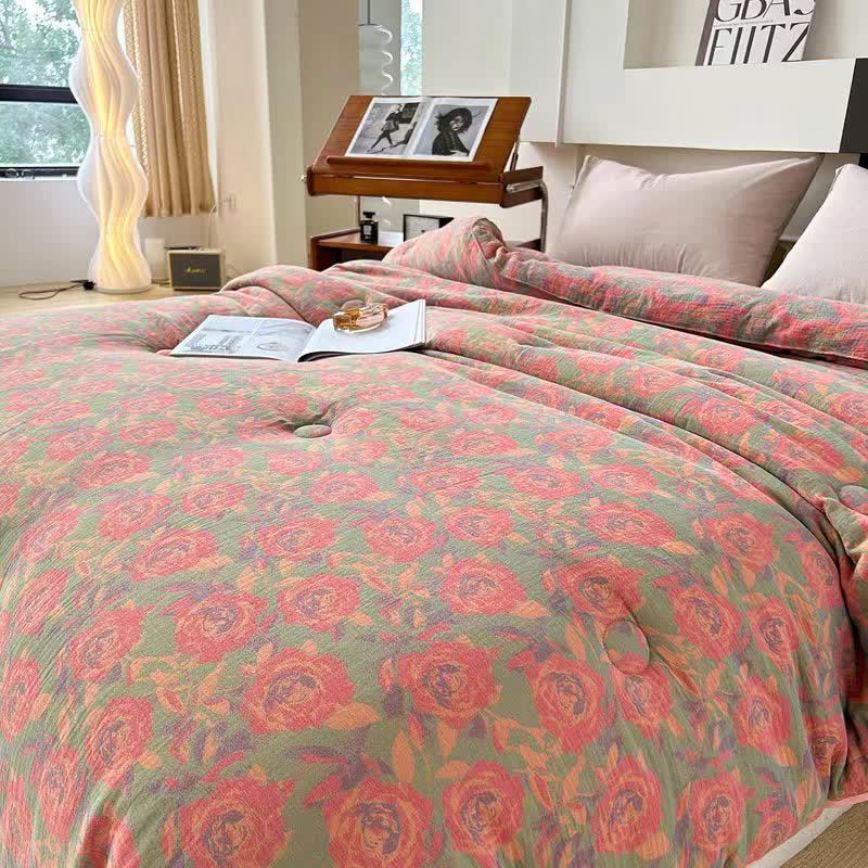 Rosa Rosen-Steppdecke aus Baumwollgaze-Jacquard - image 1