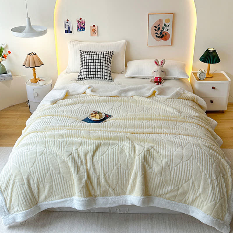 Sherpa-Überwurfdecke mit Blattstruktur - image 1