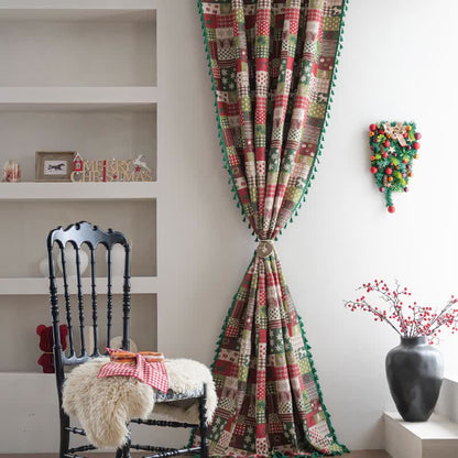 Patchwork-Vorhang mit Quasten und weihnachtlichem Print - image 2