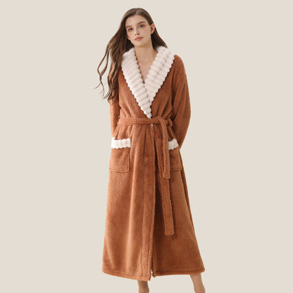 Langer Plüsch-Fleece-Bademantel mit Taschen - image 7