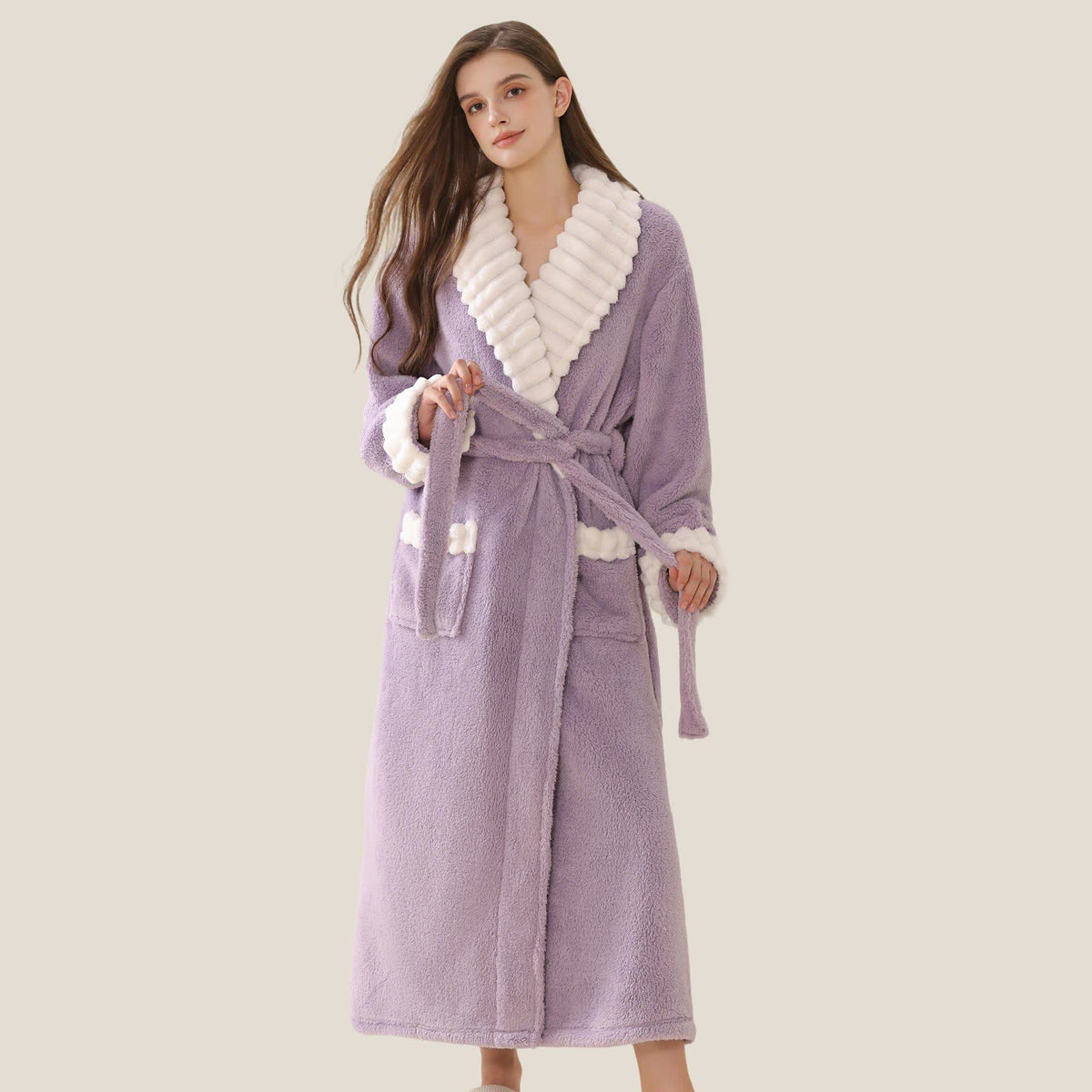 Langer Plüsch-Fleece-Bademantel mit Taschen - image 5