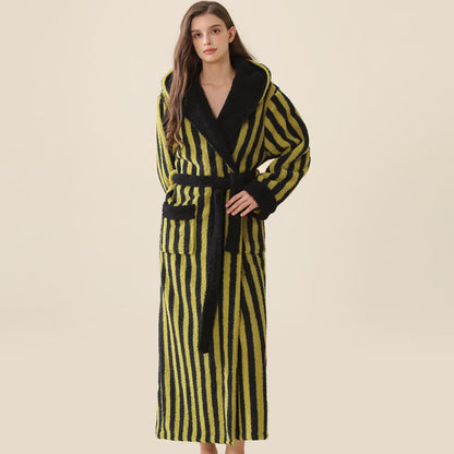 Warmer Unisex-Bademantel aus gestreiftem Fleece mit Kapuze - Schwarz & Grün - XL - image 1