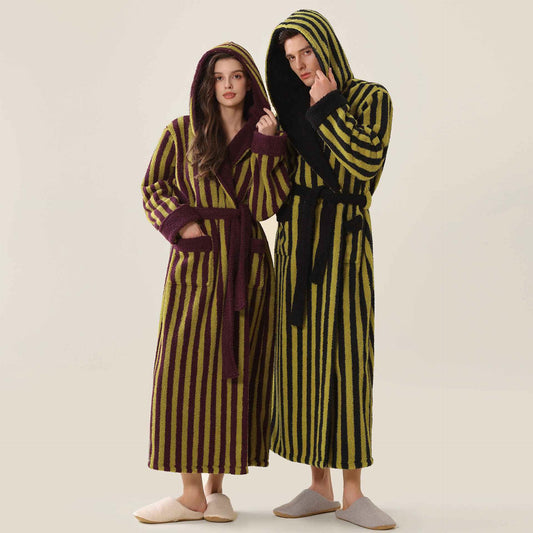 Warmer Unisex-Bademantel aus gestreiftem Fleece mit Kapuze - image 0