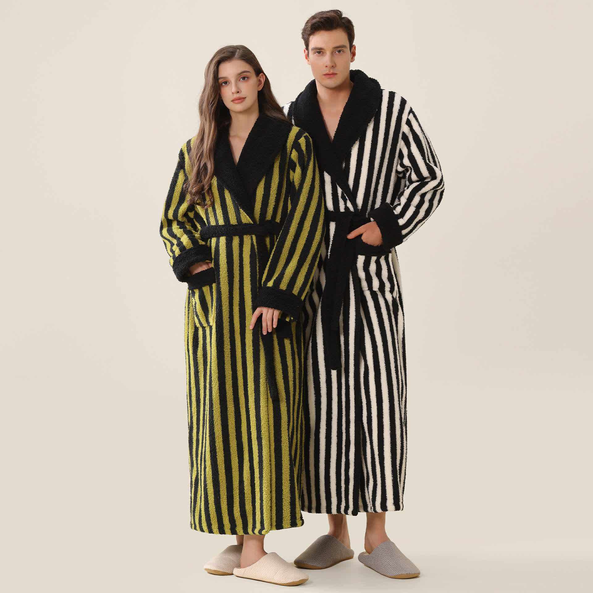 Warmer langer Unisex-Bademantel aus gestreiftem Fleece - image 0