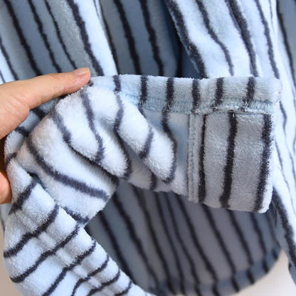 Einfacher, gestreifter, warmer Flanell-Bademantel - image 8