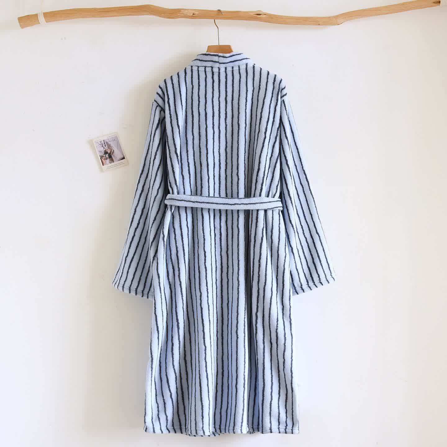Einfacher, gestreifter, warmer Flanell-Bademantel - image 4