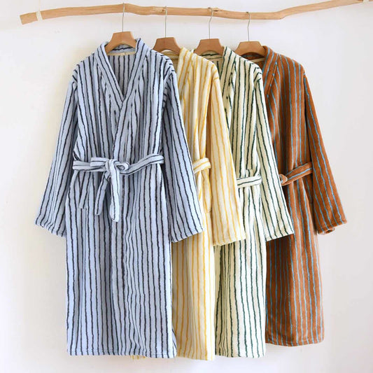 Einfacher, gestreifter, warmer Flanell-Bademantel - image 0