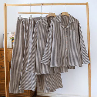 Einfaches Loungewear-Set aus reiner Baumwolle mit Streifen - image 0