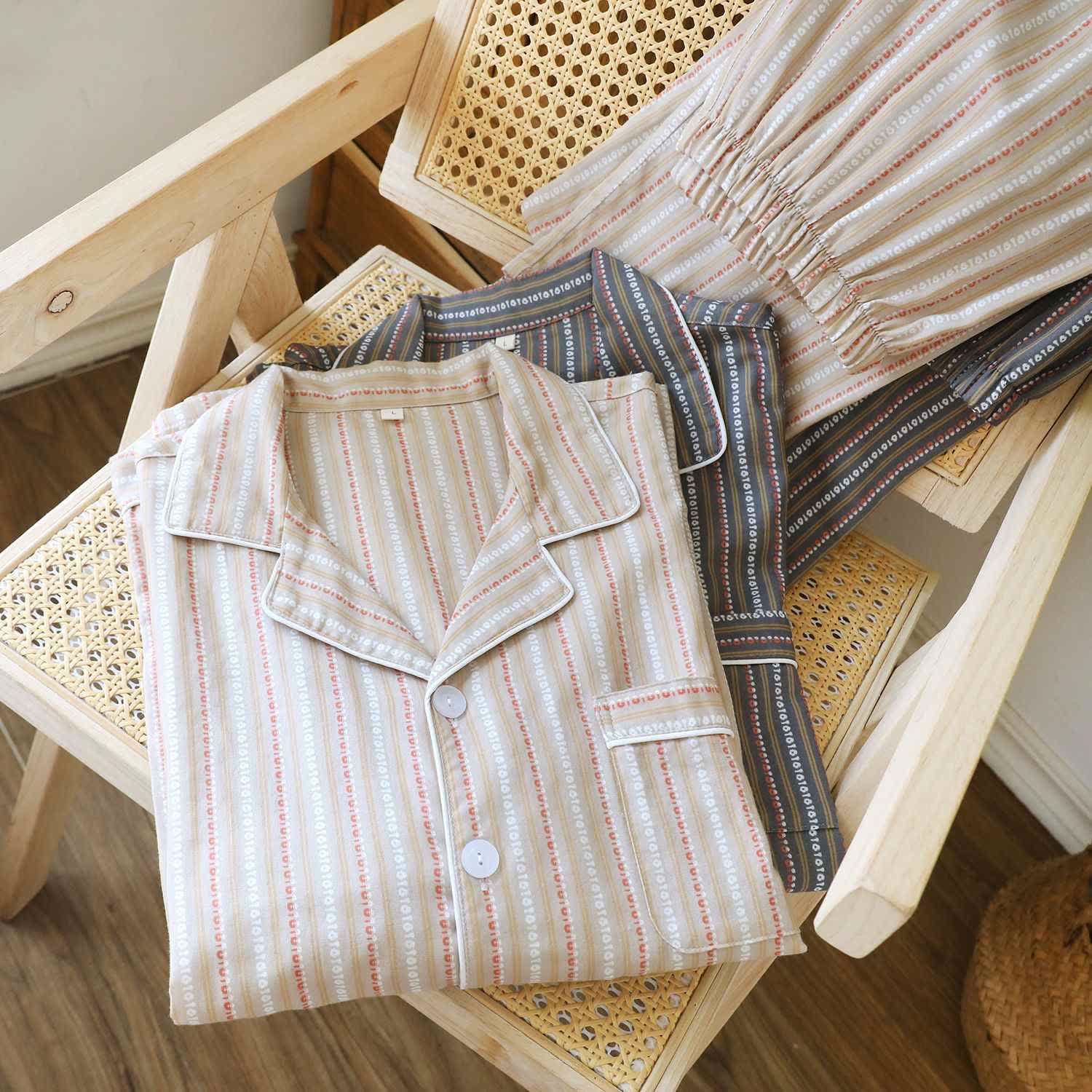 Passendes Loungewear-Set aus gestreifter Baumwollgaze - image 4