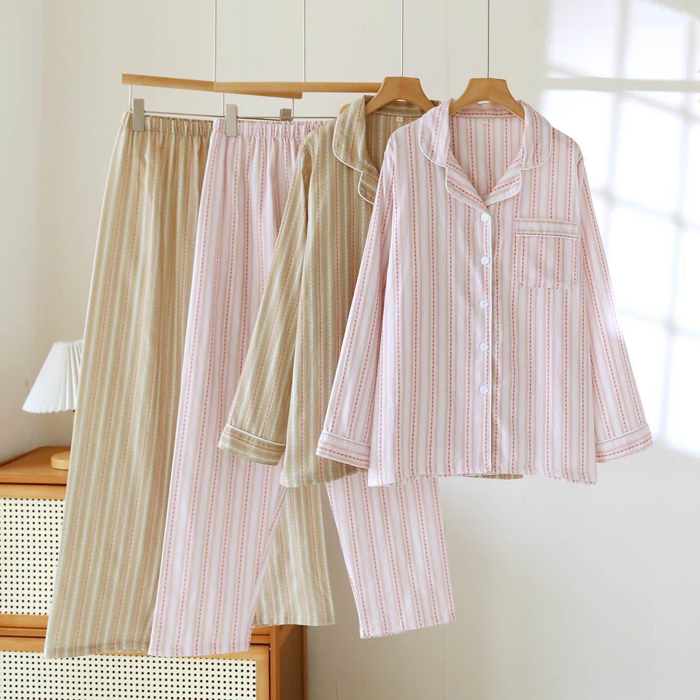 Passendes Loungewear-Set aus gestreifter Baumwollgaze - image 1