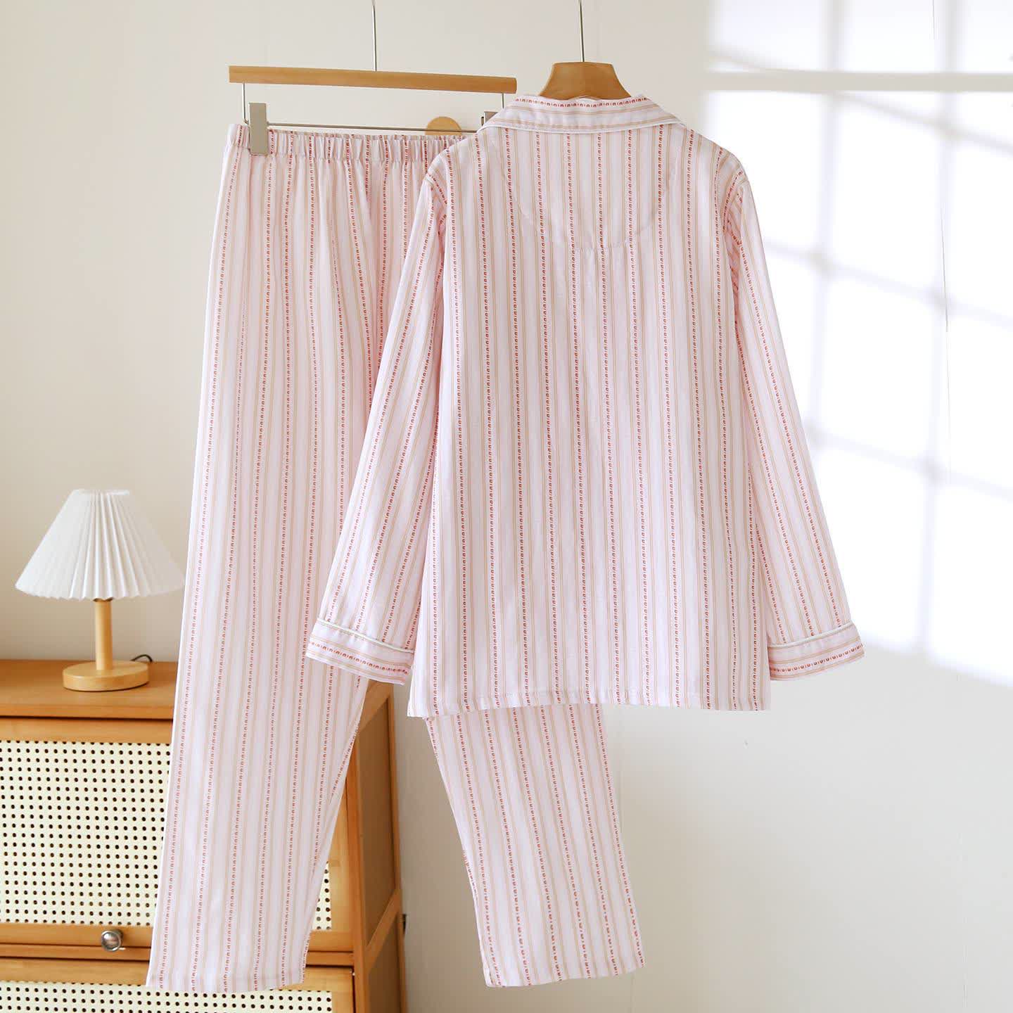 Passendes Loungewear-Set aus gestreifter Baumwollgaze - image 14