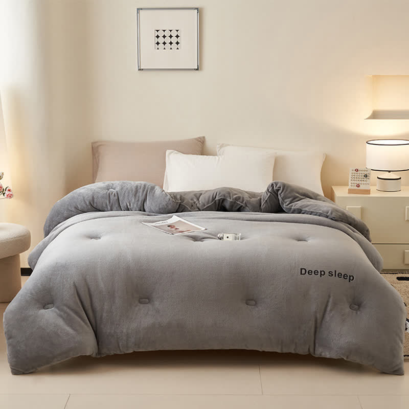 Flauschige, warme Plüschdecke mit Buchstabendruck - image 19