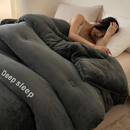 Flauschige, warme Plüschdecke mit Buchstabendruck - image 2