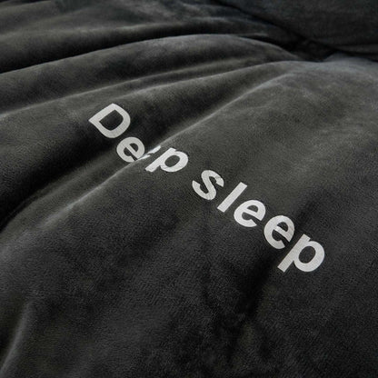 Flauschige, warme Plüschdecke mit Buchstabendruck - image 10