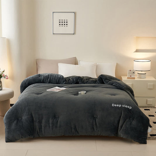 Flauschige, warme Plüschdecke mit Buchstabendruck - image 0