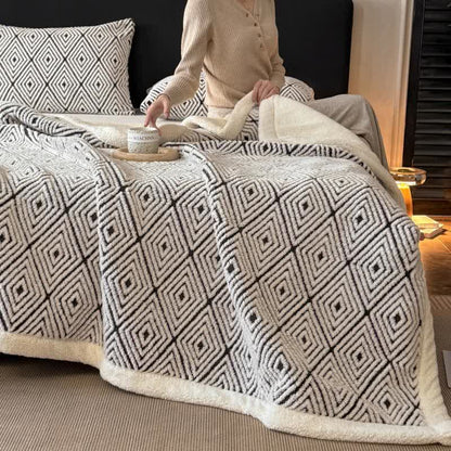 Sherpa-Überwurfdecke mit geometrischem Rautenmuster und Jacquardmuster - image 15