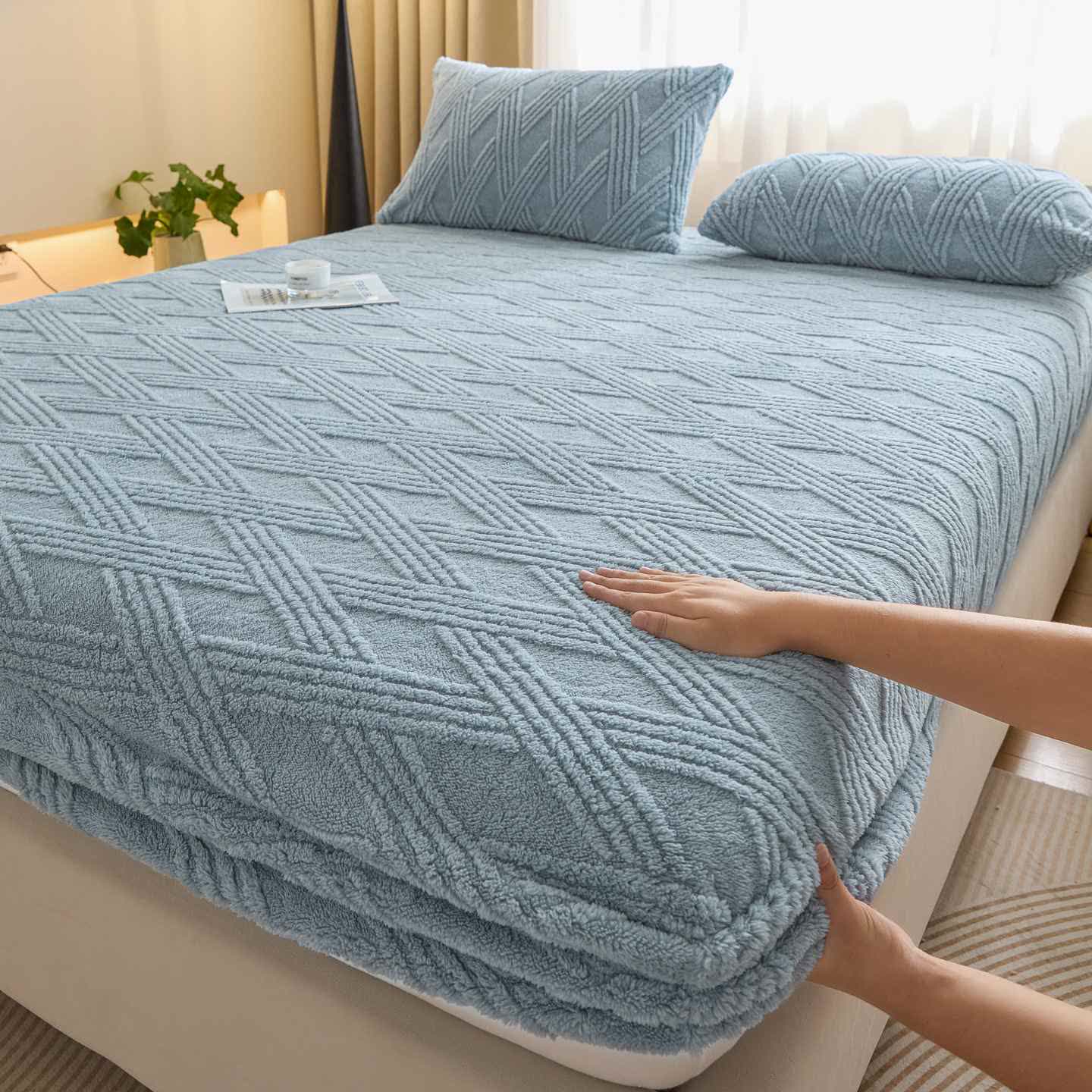 Warmes Spannbettlaken aus gestreiftem Rautenfleece - Blau - Laken mit 2 Kissenbezügen - 200cm x 230cm - image 6