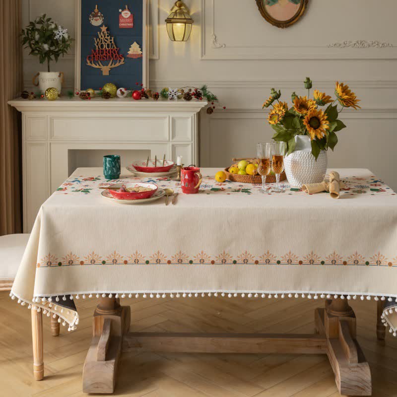 Weihnachtlich inspirierte Jacquard-Tischdecke in Beige - image 2