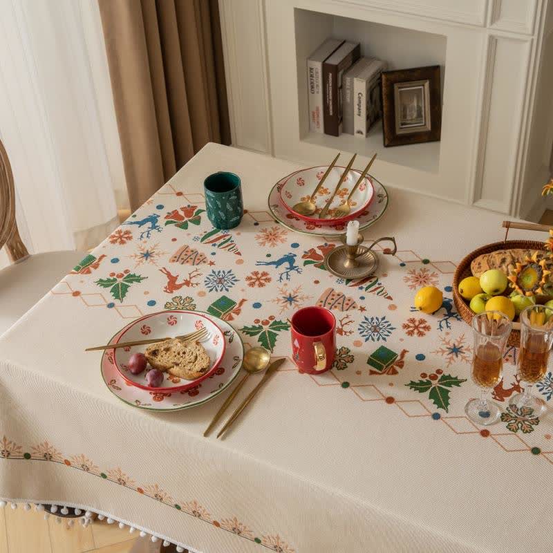 Weihnachtlich inspirierte Jacquard-Tischdecke in Beige - image 4