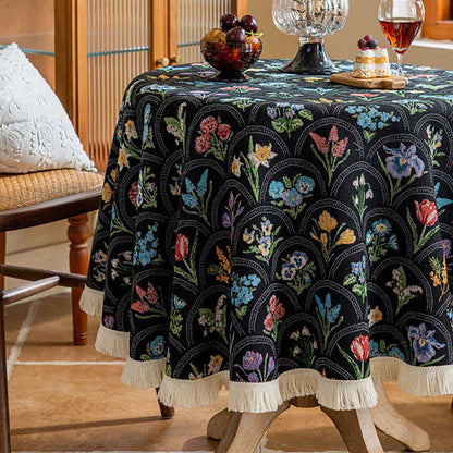 Vintage Tischdecke mit Quaste und blühendem Blumenstrauß - image 2