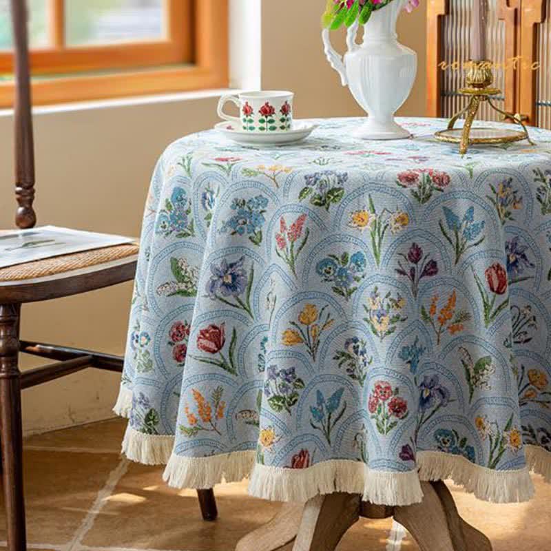 Vintage Tischdecke mit Quaste und blühendem Blumenstrauß - image 12