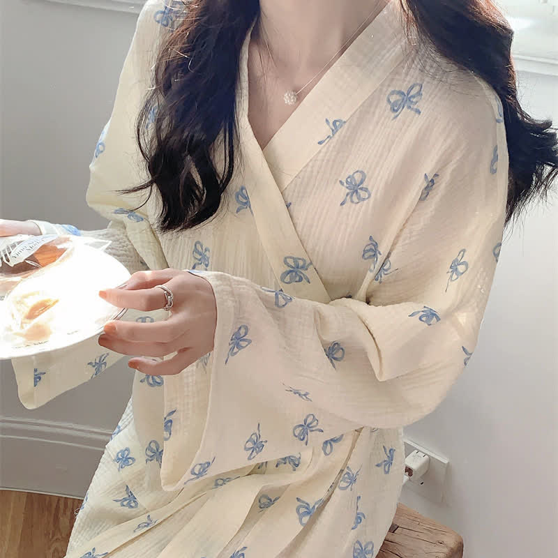 Blauer Kimono-Bademantel mit Schleifenmuster - image 6