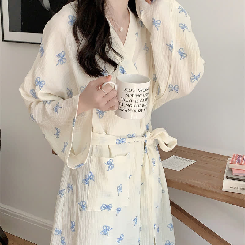 Blauer Kimono-Bademantel mit Schleifenmuster - image 3