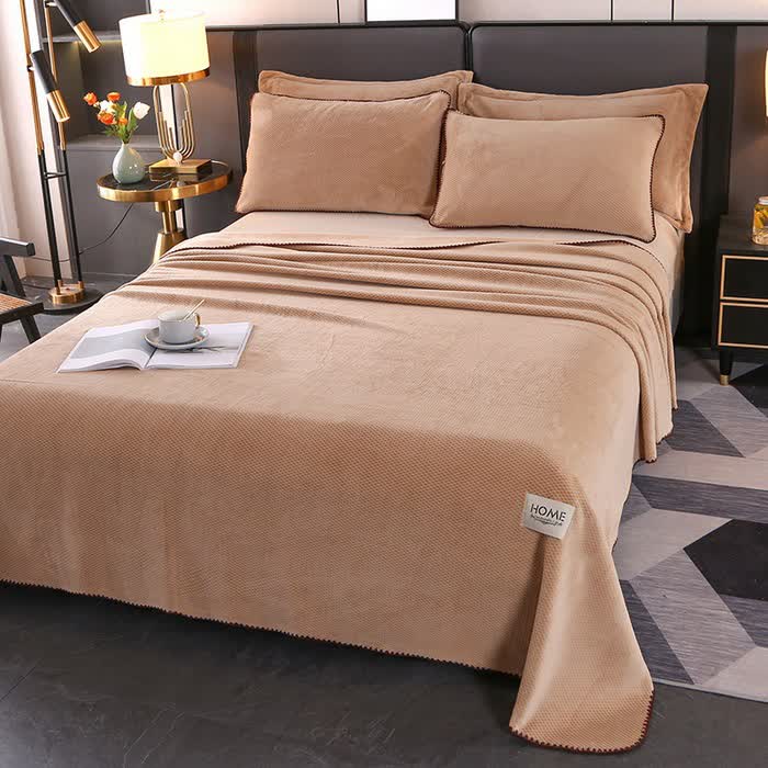 Warme Überwurfdecke aus kariertem Jacquard - image 5