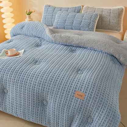 Warme Plüschdecke aus Waffel-Jacquard - image 2