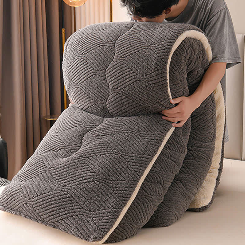 Sherpa-Plüschdecke mit wellenförmigen Streifen aus Jacquard - image 7