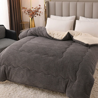 Sherpa-Plüschdecke mit wellenförmigen Streifen aus Jacquard - image 6