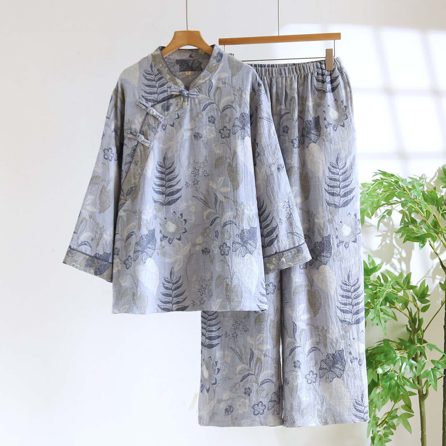 Orientalisch inspiriertes Pyjama-Set aus Baumwollgaze mit Blumenmuster - Grau Blau - XXL - image 2