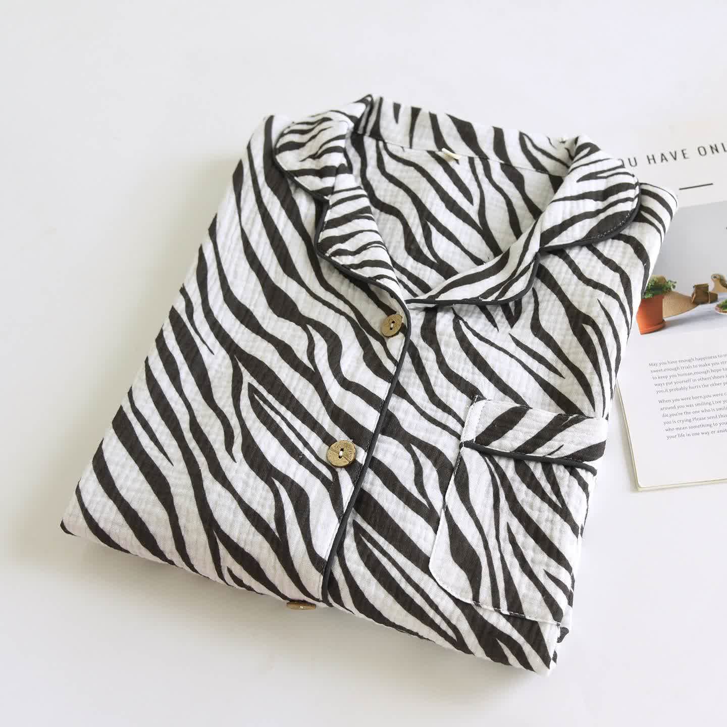 Modernes Pyjama-Set aus Baumwollgaze mit Zebrastreifen - image 3
