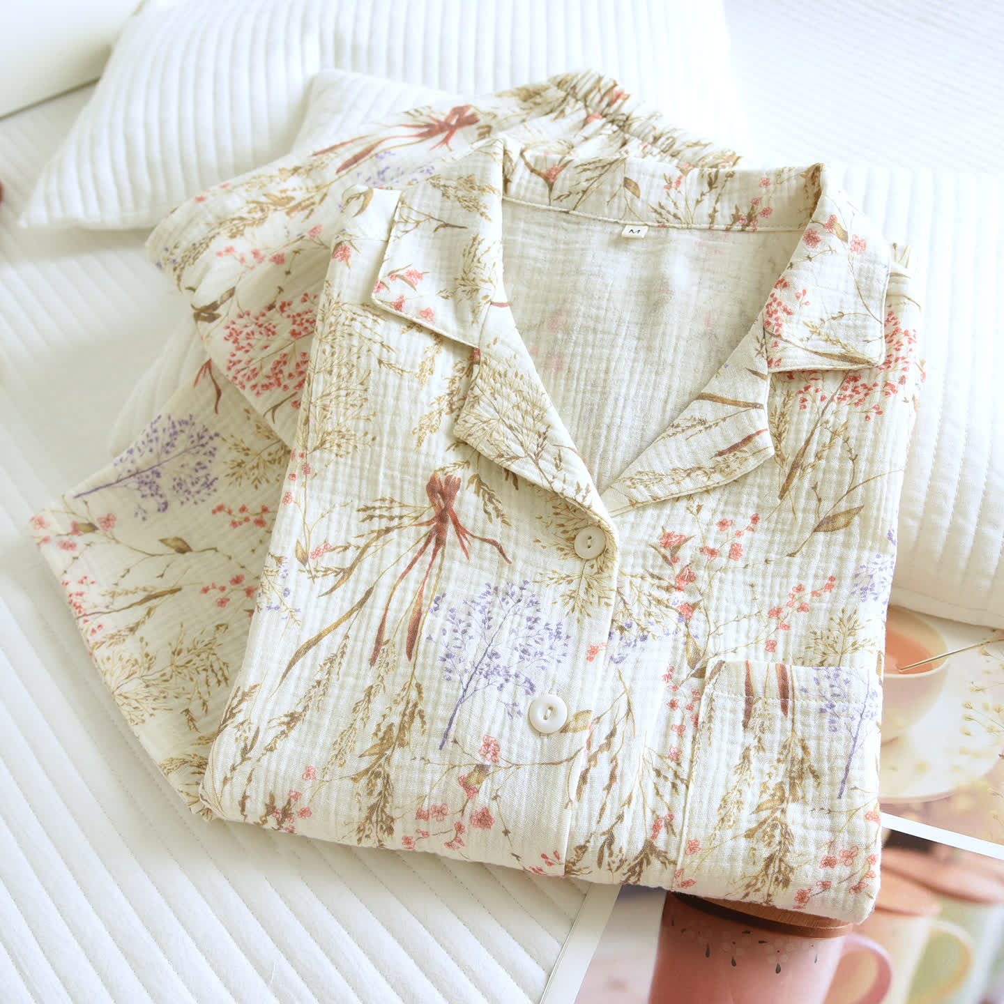 Pyjama-Set aus Baumwollgaze mit gedecktem Blumenmuster - image 4