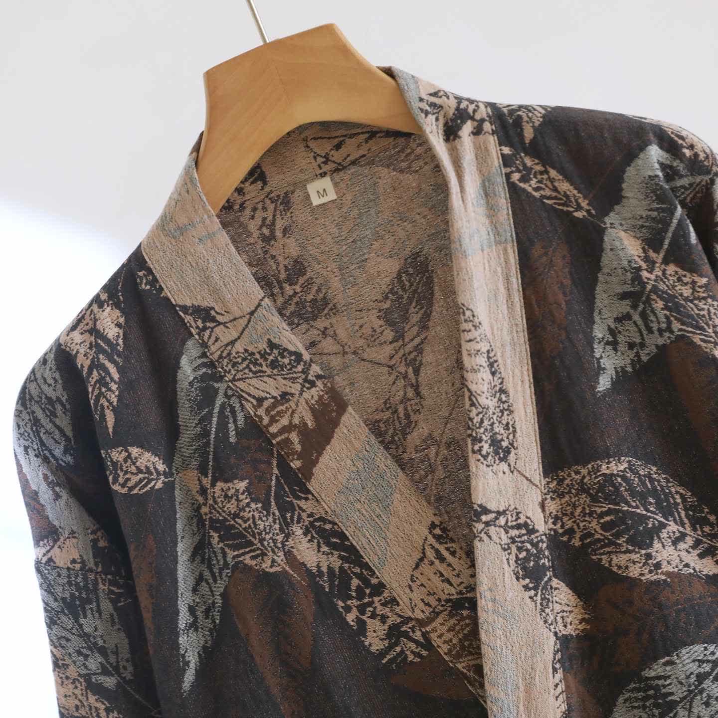 Bademantel aus Baumwoll-Jacquard mit Blattmotiv im Kimono-Stil - image 4